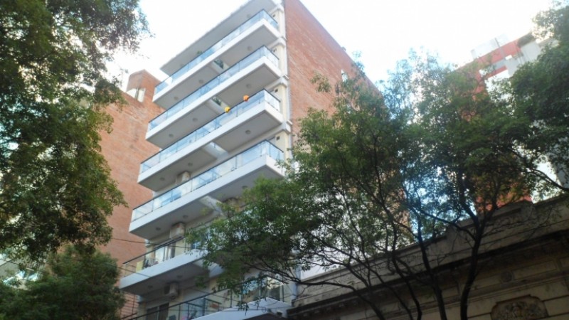 VENTA DPTO 2 DORMITORIOS. JUJUY 1622. SEMIPISO, BALCON. VENTILACION CRUZADA