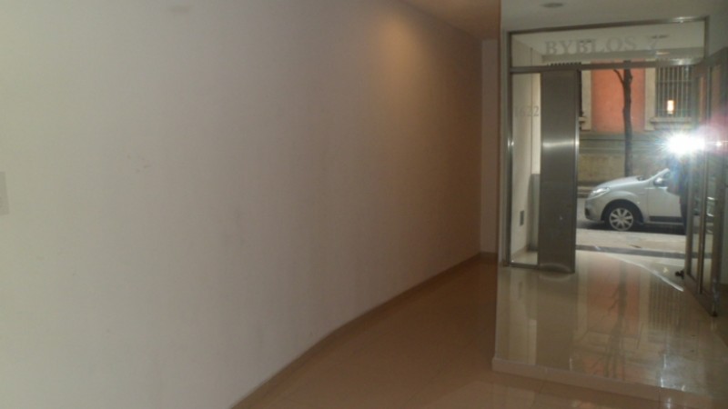 VENTA DPTO 2 DORMITORIOS. JUJUY 1622. SEMIPISO, BALCON. VENTILACION CRUZADA