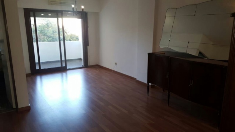 VENTA DPTO 2 DORMITORIOS CON COCHERA. BALCARSE 1254. RECICLADO
