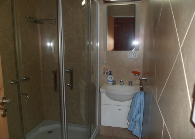 MB  VENDE. BV. OROÑO 20. CASA 4 DORMITORIOS. PH. CATEGORIA. JARDIN, PISCINA, QUINCHO. GARAGE       