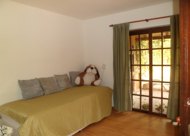 MB  VENDE. BV. OROÑO 20. CASA 4 DORMITORIOS. PH. CATEGORIA. JARDIN, PISCINA, QUINCHO. GARAGE       