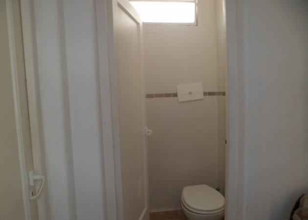 MB  VENDE. BV. OROÑO 20. CASA 4 DORMITORIOS. PH. CATEGORIA. JARDIN, PISCINA, QUINCHO. GARAGE       