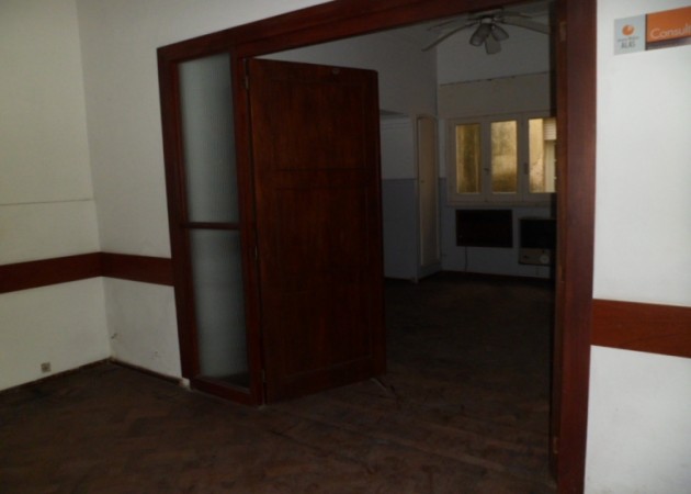 MB Negocios Inmobiliarios VENDE. Laprida 1518. Casa Ph. 4 dormitorios. 3 baños. Ideal institucion