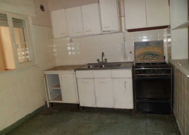 MB Negocios Inmobiliarios VENDE. Laprida 1518. Casa Ph. 4 dormitorios. 3 baños. Ideal institucion