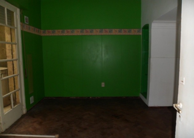 MB Negocios Inmobiliarios VENDE. Laprida 1518. Casa Ph. 4 dormitorios. 3 baños. Ideal institucion