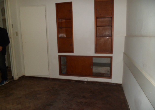 MB Negocios Inmobiliarios VENDE. Laprida 1518. Casa Ph. 4 dormitorios. 3 baños. Ideal institucion