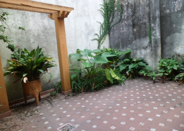 MB Negocios Inmobiliarios VENDE. Laprida 1518. Casa Ph. 4 dormitorios. 3 baños. Ideal institucion