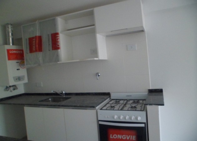 VENTA DPTO 2 DORMITORIOS. CERRITO 951, SEMIPISO, BALCON. EXTERNO