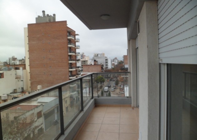 VENTA DPTO 2 DORMITORIOS. CERRITO 951, SEMIPISO, BALCON. EXTERNO