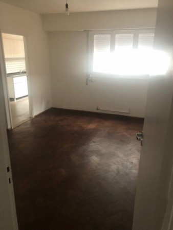 MB Negocios Inmobiliarios Vende . CORDOBA 1659. RECICLADO. LUMINOSO