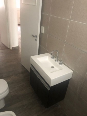 MB Negocios Inmobiliarios Vende . CORDOBA 1659. RECICLADO. LUMINOSO