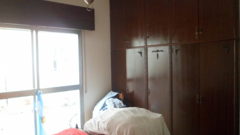 MB Negocios Inmobiliarios VENDE. VIAMONTE 1300. CASA  2 dormitorios. Garage. terraza. Patio