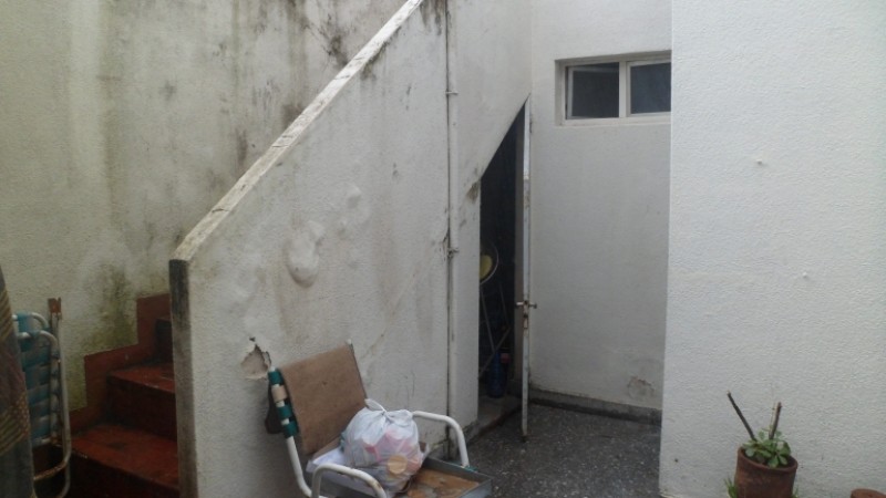 MB Negocios Inmobiliarios VENDE. VIAMONTE 1300. CASA  2 dormitorios. Garage. terraza. Patio