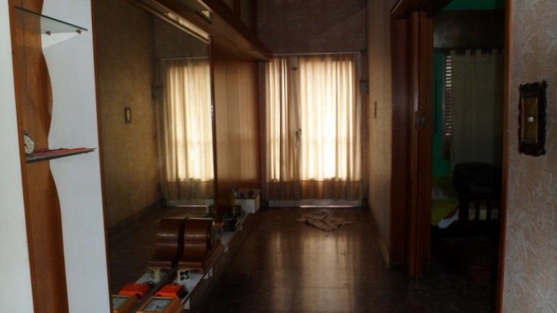 MB Negocios Inmobiliarios VENDE. VIAMONTE 1300. CASA  2 dormitorios. Garage. terraza. Patio