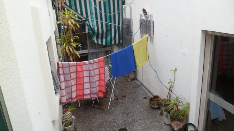 MB Negocios Inmobiliarios VENDE. VIAMONTE 1300. CASA  2 dormitorios. Garage. terraza. Patio