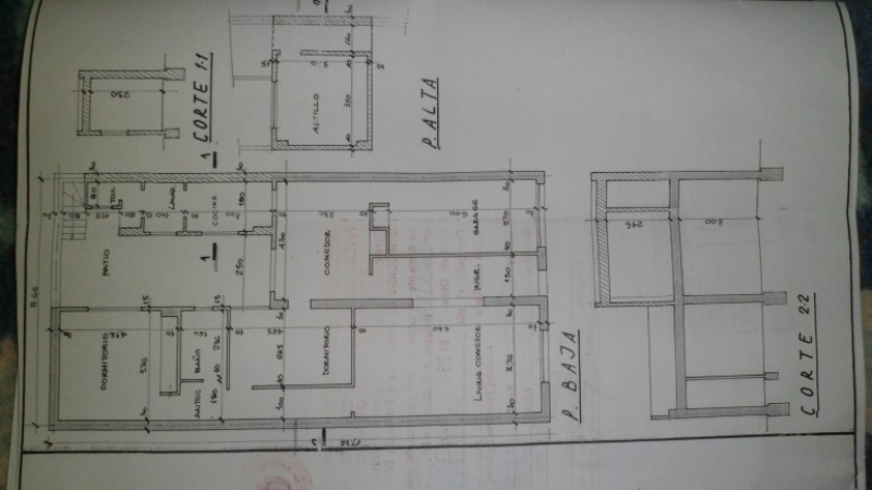 MB Negocios Inmobiliarios VENDE. VIAMONTE 1300. CASA  2 dormitorios. Garage. terraza. Patio