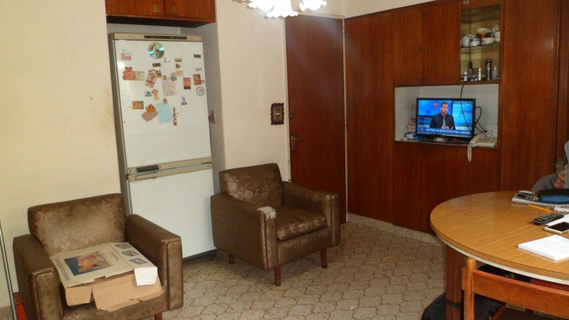 MB Negocios Inmobiliarios VENDE. VIAMONTE 1300. CASA  2 dormitorios. Garage. terraza. Patio