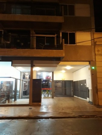 MB Negocios Inmobiliarios VENDE 1 de Mayo 1462 Piso 4 F. Balcón. Amplio. Opción cochera