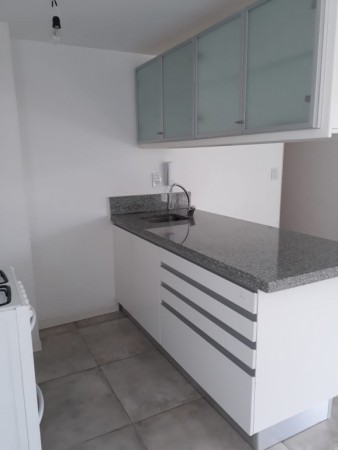 MB Negocios Inmobiliarios VENDE 1 de Mayo 1462 Piso 4 F. Balcón. Amplio. Opción cochera