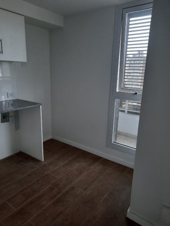 VENTA DPTO 2 DORMITORIOS,SEMIPISO, EXTERNO, BALCON.  ESPAÑA 300