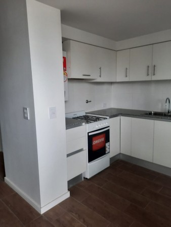 VENTA DPTO 2 DORMITORIOS,SEMIPISO, EXTERNO, BALCON.  ESPAÑA 300