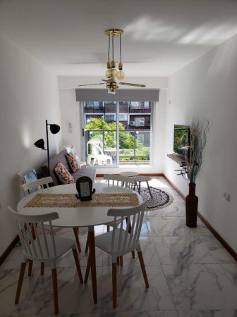 Moderno departamento Francia y 9 de julio