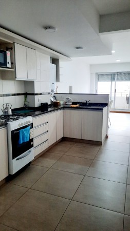 MB Negocios Inmobiliarios vende Corrientes 1600. Semipiso. Externo. Balcones. Pileta. 