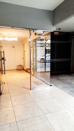 MB Negocios Inmobiliarios vende Corrientes 1600. Semipiso. Externo. Balcones. Pileta. 