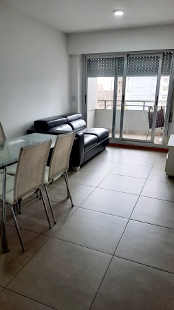 MB Negocios Inmobiliarios vende Corrientes 1600. Semipiso. Externo. Balcones. Pileta. 