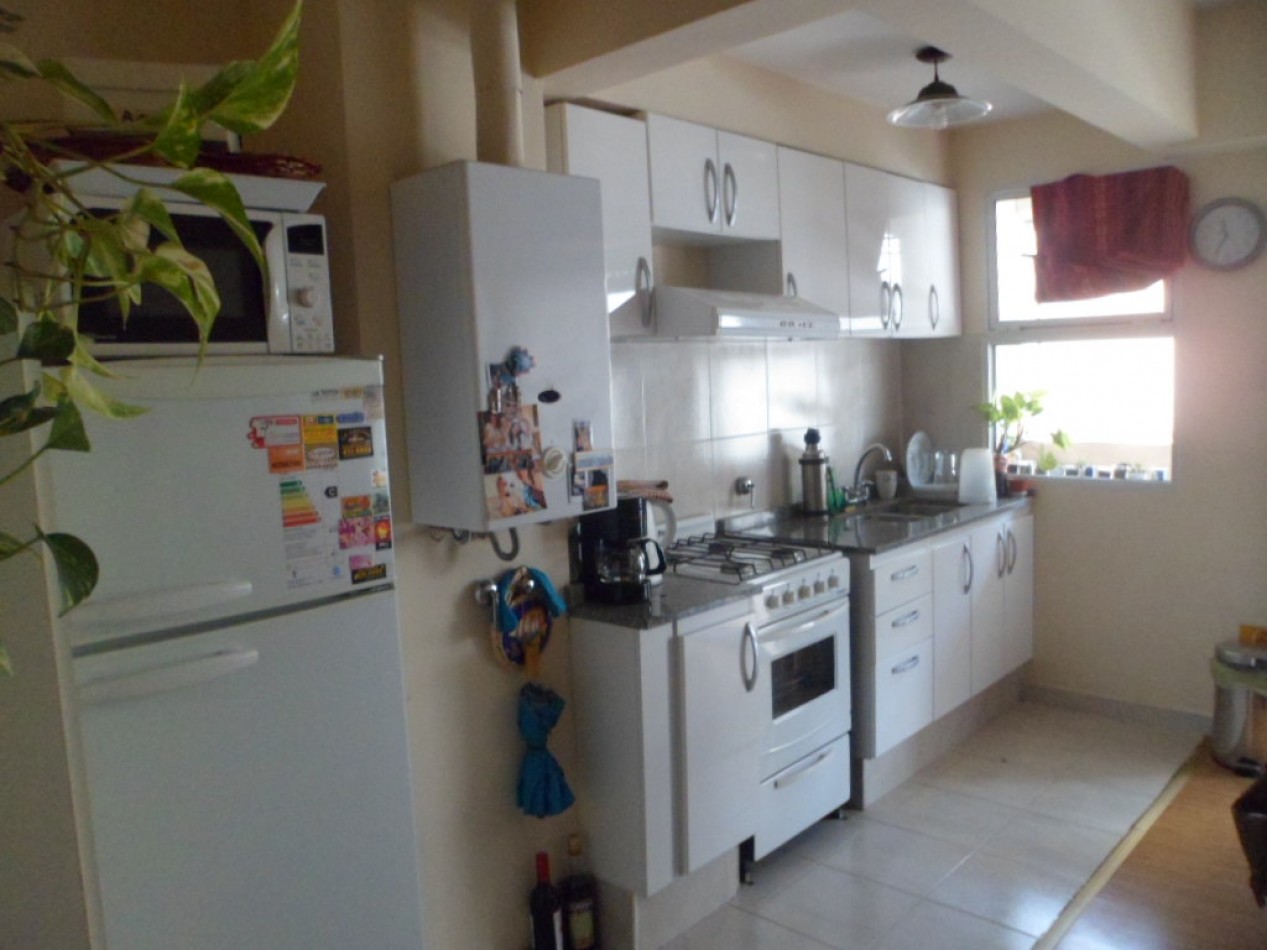 MB Negocios Inmobiliarios ALQUILA. Zeballos 1321. Externo, balcon, luminoso, ventilacion cruzada.
