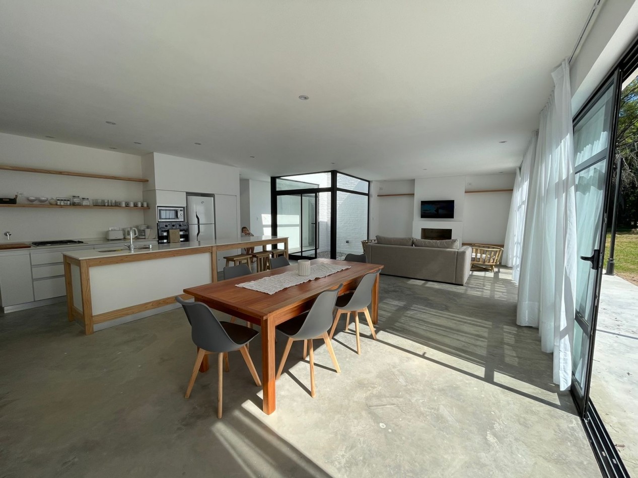 Venta Casa Estancia Estrella Federal. Ramallo , provincia Buenos Aires. Totalmente equipada a estrenar .
