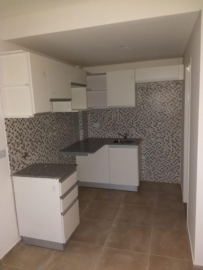 MB Negocios inmobiliarios VENDE Monoambiente, balcon. Ituizango 65. Luminoso