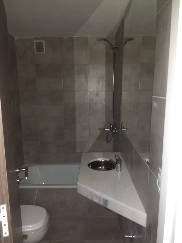 MB Negocios inmobiliarios VENDE Monoambiente, balcon. Ituizango 65. Luminoso
