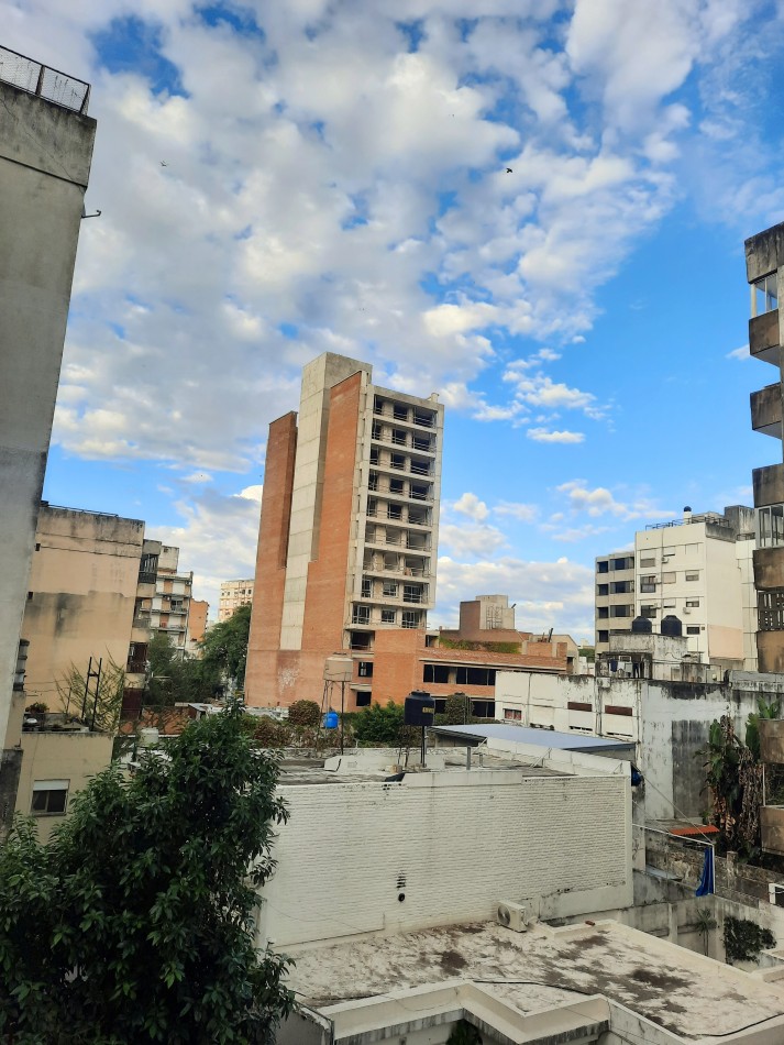 MB alquila Montevideo 411. Monoambiente, balcon