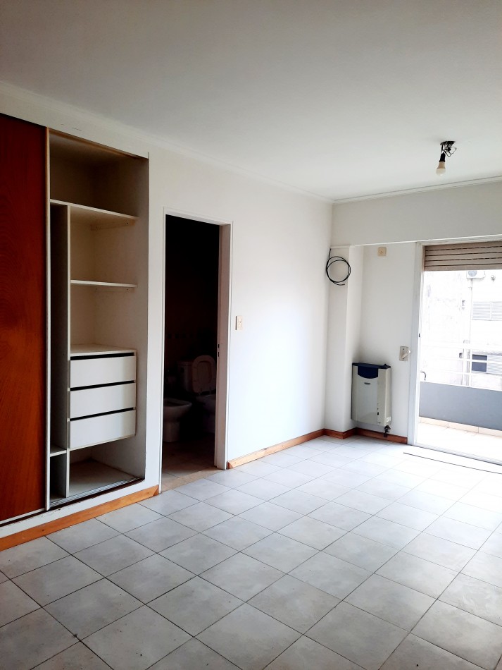 MB alquila Montevideo 411. Monoambiente, balcon
