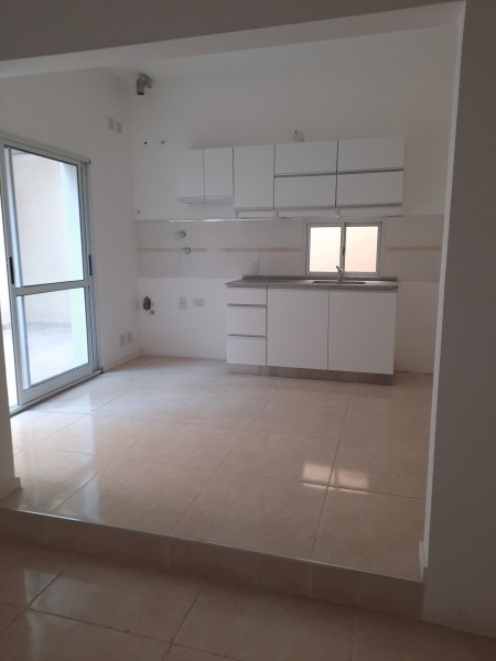 MB Negocios Inmobiliarios Vende España 1642. Departamento  PB, 2 dormitorios. Patio