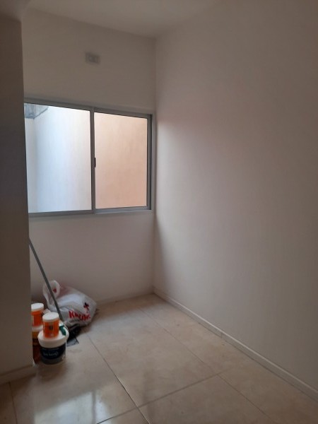 MB Negocios Inmobiliarios Vende España 1642. Departamento  PB, 2 dormitorios. Patio