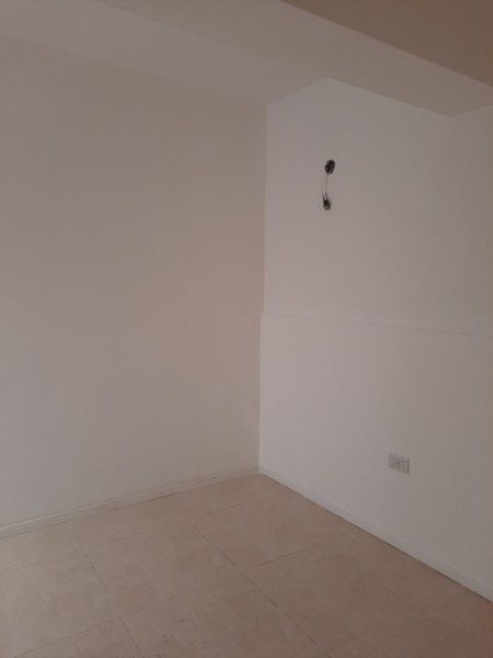 MB Negocios Inmobiliarios Vende España 1642. Departamento  PB, 2 dormitorios. Patio