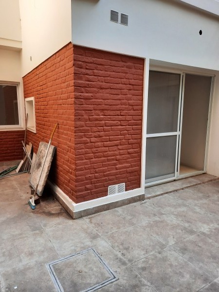 MB Negocios Inmobiliarios Vende España 1642. Departamento  PB, 2 dormitorios. Patio